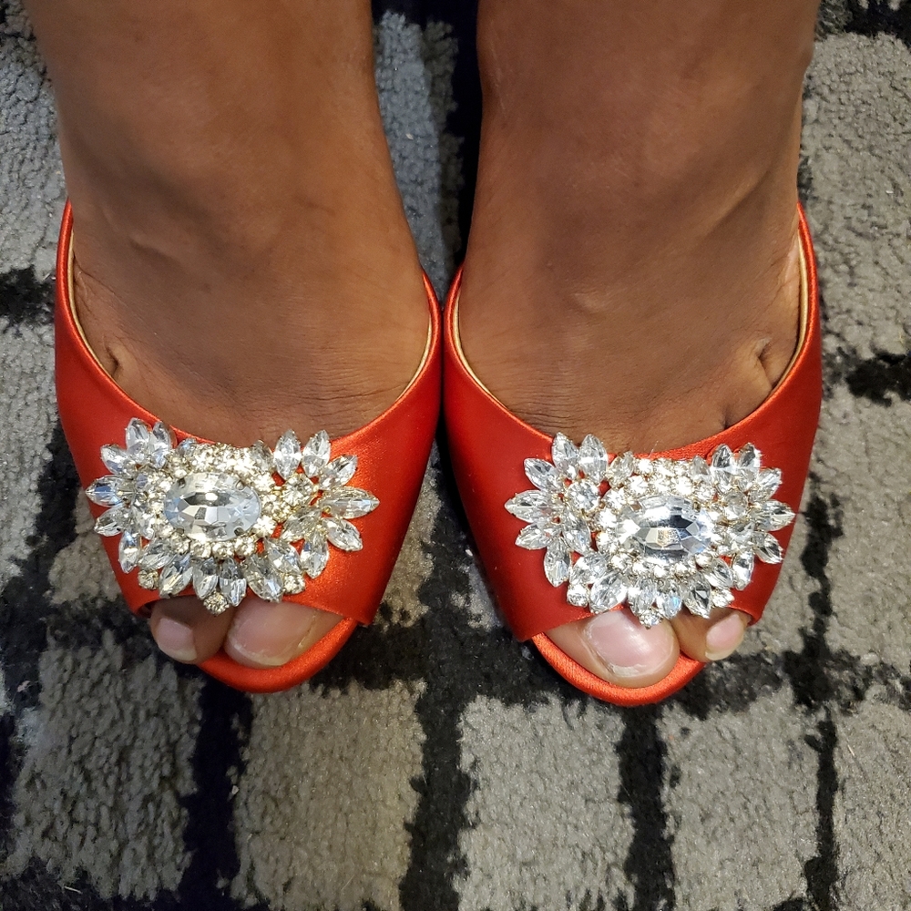 Badgley Mischka Satin Rhinestone Heels 👠EUC
